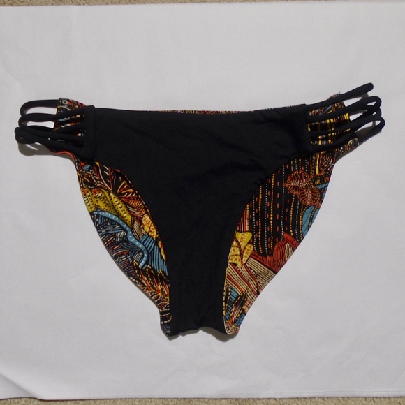 L*SPACE Low Down Bikini Bottom Full-Cut S - Picture 7 of 7